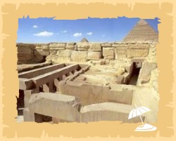 Погребальный храм и пирамида Хефрена