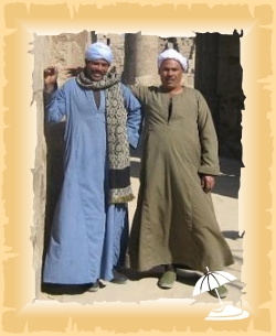 Египетские мужчины в галабии